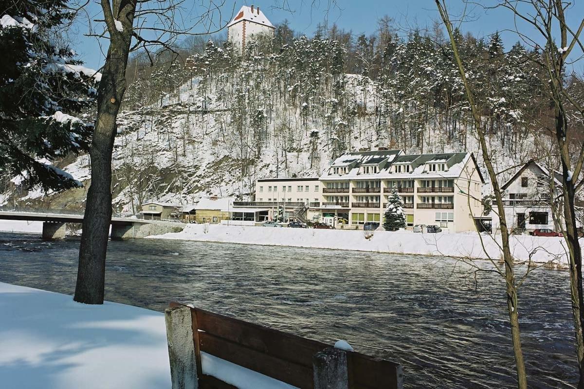 Hotel Am Schlossberg Ziegenrück Extérieur photo